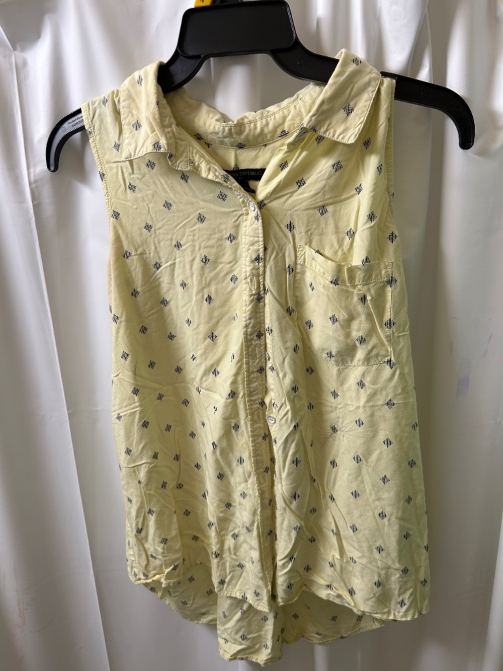 Banana Republic Sleevless Top
